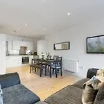 Outstanding 2 Bed London Zone 2 Near Central London