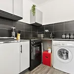 Cozy Twin Bed Retreat In City Center