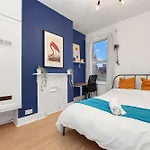 The Panel Guest House By Harlington