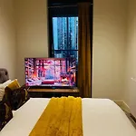 Luxury High Rise 2-Bed With Lovely View In Canary Wharf