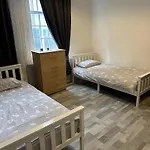 Cozy Twin Bed Retreat In City Center