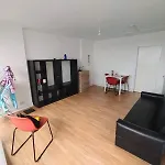 Flatshare Canary Wharf Cityview Shared With Host For Common Spaces Separate Bedroom Shared Bathroom