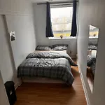 Flatshare Canary Wharf Cityview Shared With Host For Common Spaces Separate Bedroom Shared Bathroom