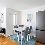 Modern Home Near Central London