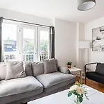 Modern Home Near Central London