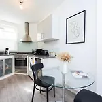 Classy 2 Bedroom Near Old Street Station