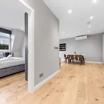 London Bridge Luxury By Sol Haven