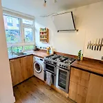Spacious Home In Peckham
