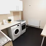 Shared House E11