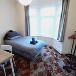 Shared House E11