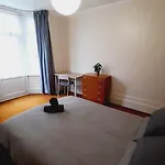 Shared House E11