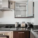 Londwell, Canary Wharf Riverside Retreat, Balcony & Views
