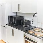 Emerald Apartments A Star Proximity