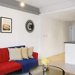 Modern 2-Bed Apartment With Balcony In Stratford