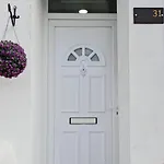 Studio-Sleeps 2-Garden-30 Min Central Ldn