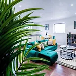 Luxury 2 Bedroom Apartment