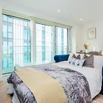 Cosy London Apartment Near River Thames