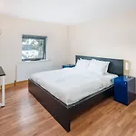 Bright 2 Bed 2 Bath Apt Near Canary Wharf