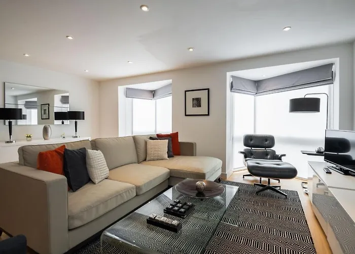 Trendy Queens Park Home Close To Hampstead By Underthedoormat