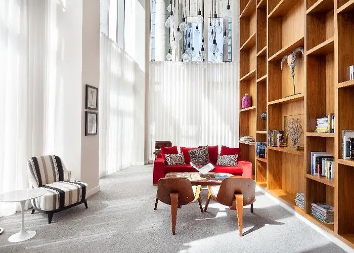 Lincoln Plaza Studio Apartments