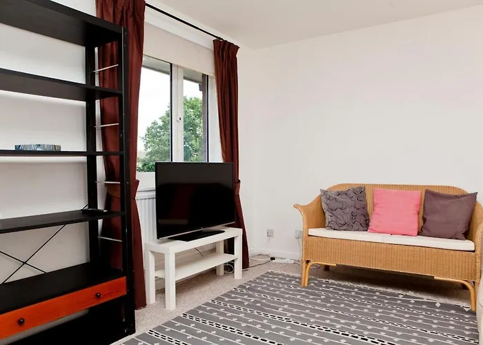 Warm East London Apartment