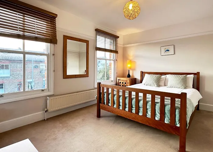 Daisy\'S Place In London