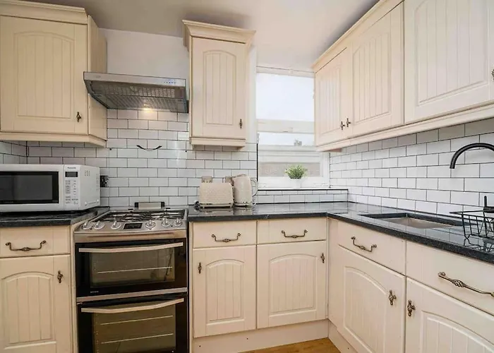 Cosy 2 Bed Flat In East London