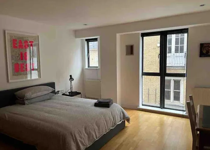 1 Bed Flat With View Of Vibrant Hoxton Square