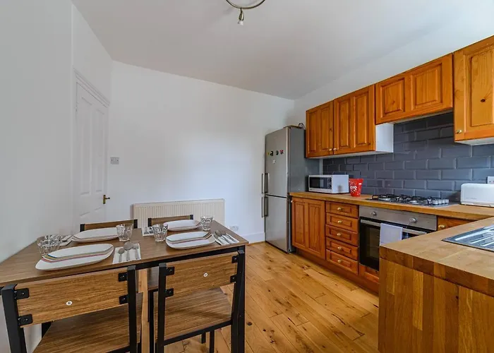 Pass The Keys Modern Simplicity 10Mins From Westfield, Stratford