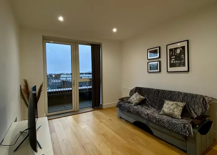 Spacious 2 Bedroom Penthouse Retreat