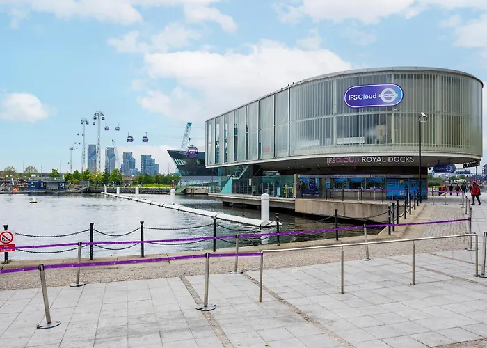 Heads On Bed- London Excel Royal Victoria Dock O2