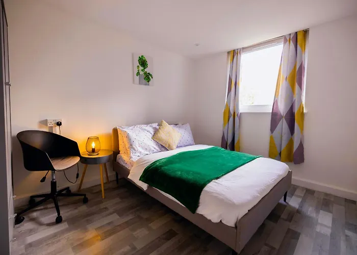 2 Bedrooms -Parking-Very Spacious-Wifi