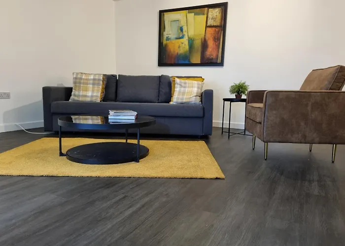 Spacious London Apartment 5 Min Walk To Leytonstone Underground Station And 5 Stops To Zone 1