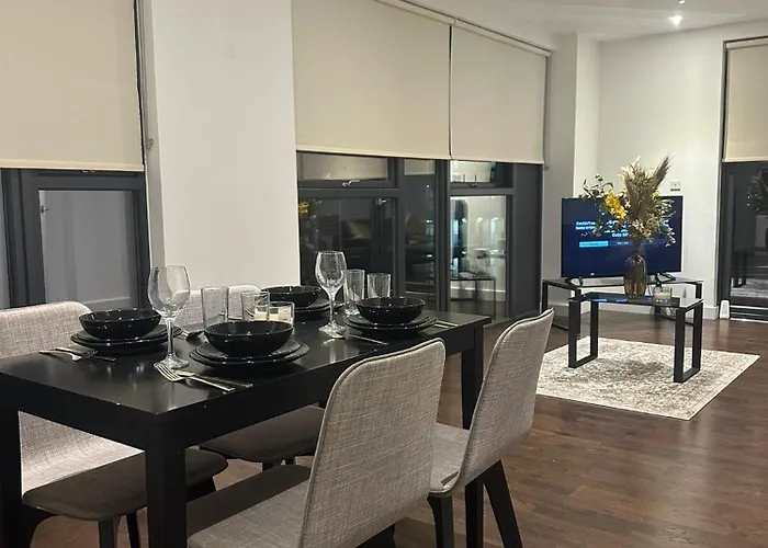 A Beautiful Two Bedroom Two Bathroom Apartment, A Few Minutes From The Iconic 02 Arena