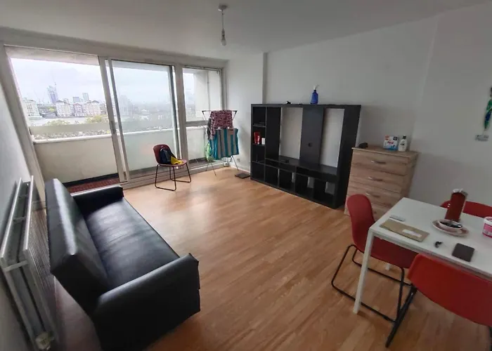 Flatshare Canary Wharf Cityview Shared With Host For Common Spaces Separate Bedroom Shared Bathroom