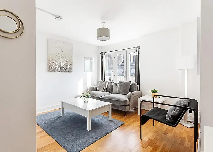 Modern Home Near Central London