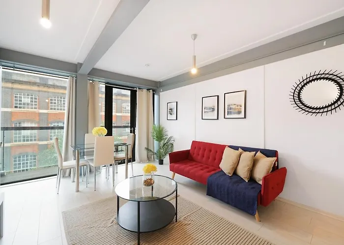 Modern 2-Bed Apartment With Balcony In Stratford