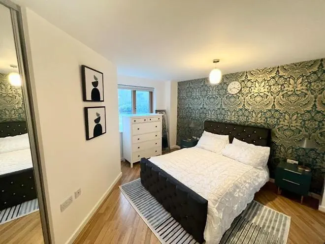 Modern 2 Bedroom Apartment Close To Center Zone 2