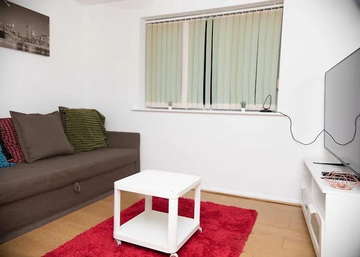 Emerald Excel City Airport O2 Apartment