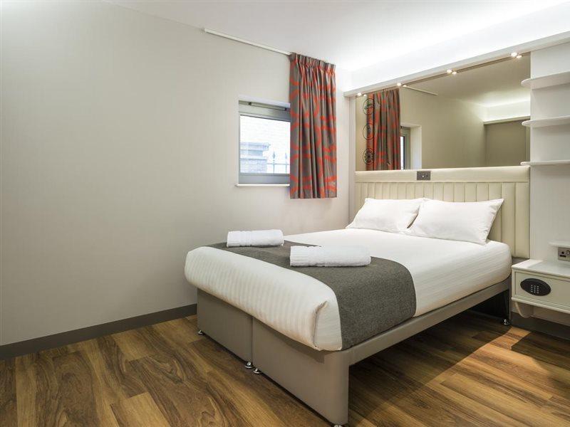 Hotel Point A Canary Wharf London