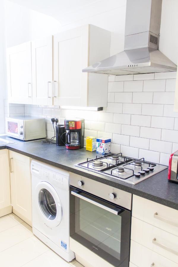 Mansion House With Spacious Close To Excel And Canarywharf * London