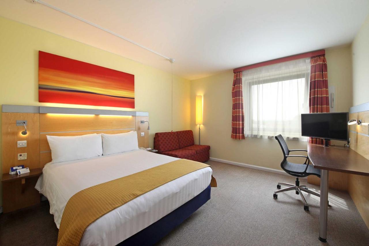 Express - Newbury Park, An Ihg Hotel Londen