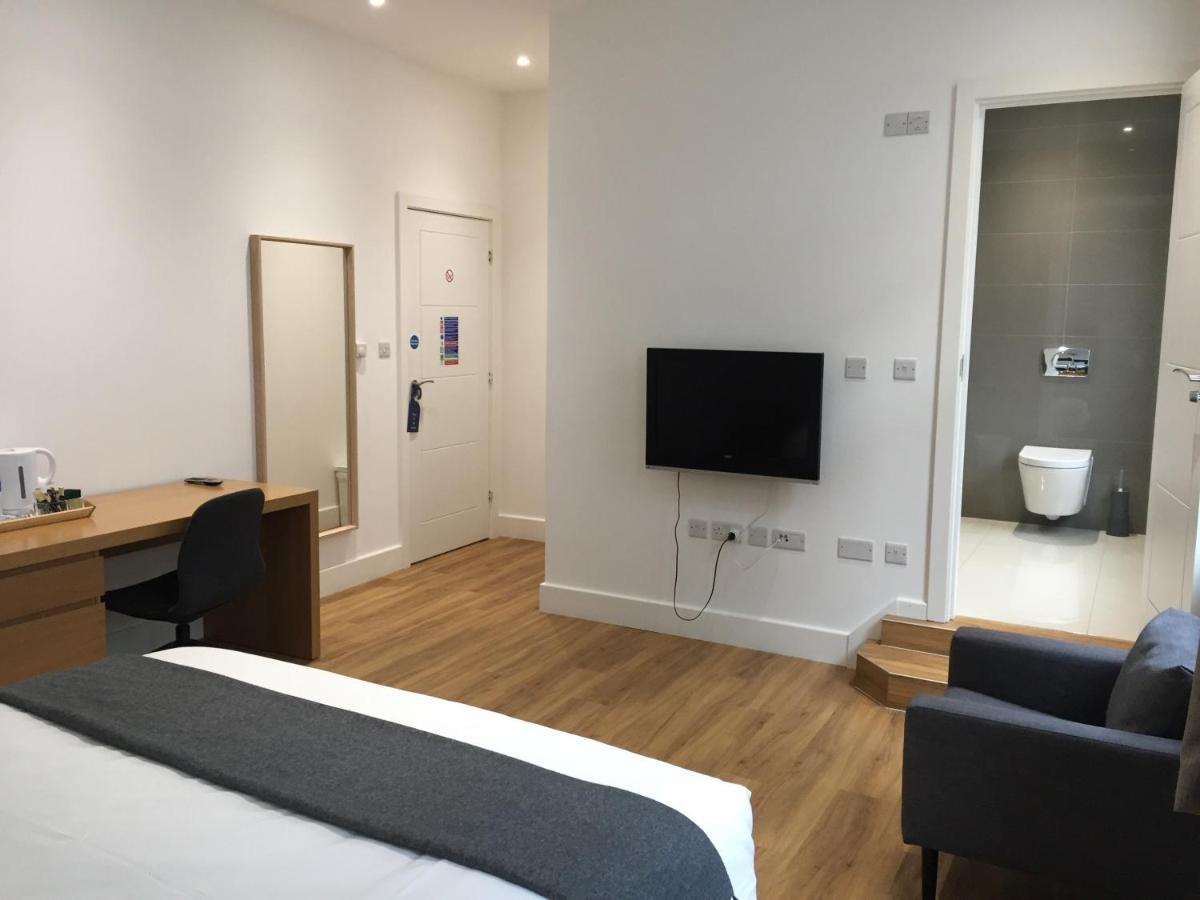 Simple Hotel *