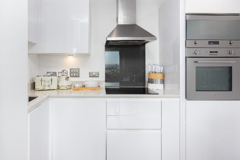Lincoln Plaza Apartment London