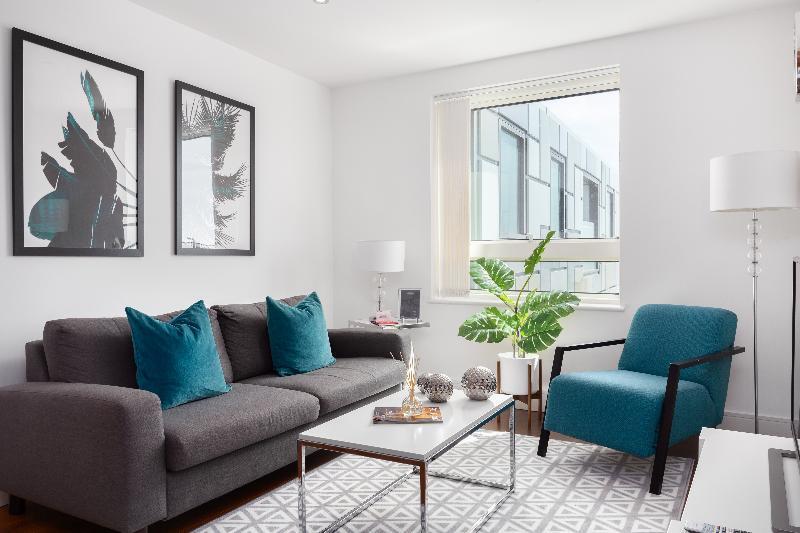 Lincoln Plaza Apartment