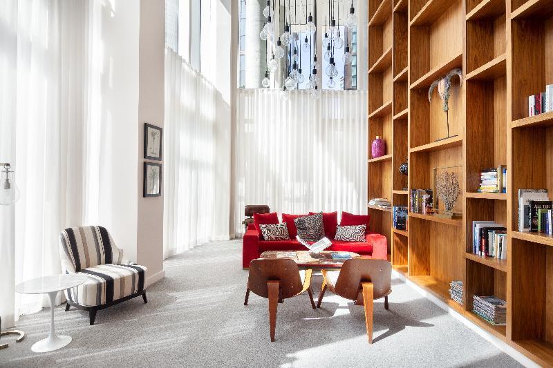 Lincoln Plaza Apartment
