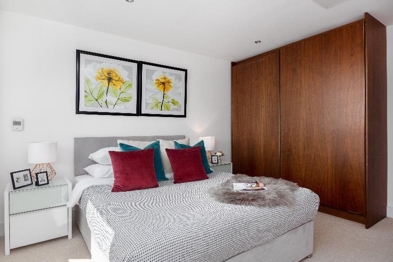 Apartment Lincoln Plaza *