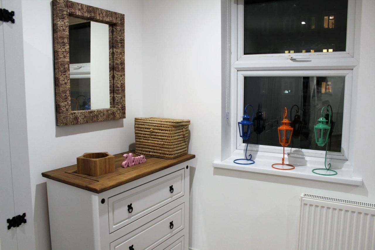 Modern 2 Bedroom In The Heart Of Greenwich Londen