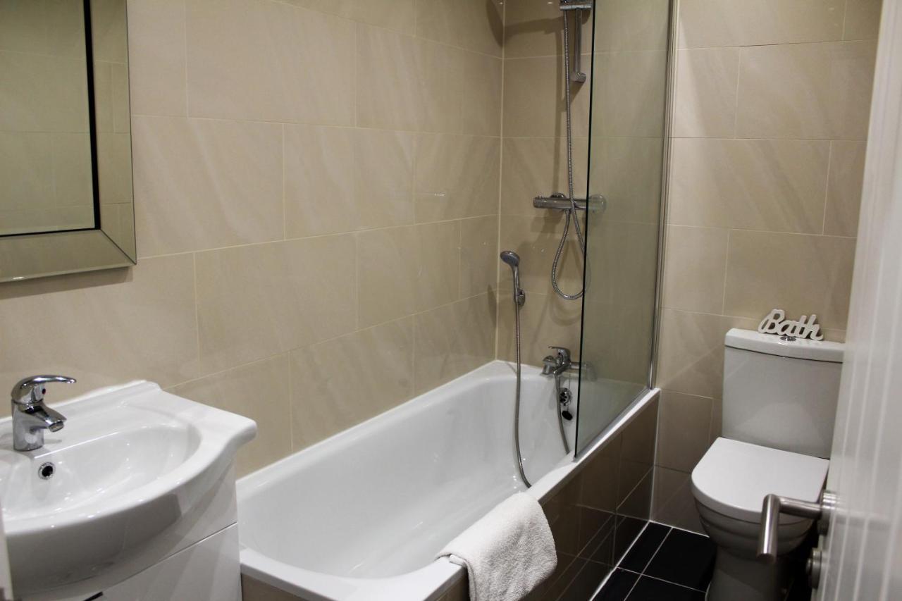 Modern 2 Bedroom In The Heart Of Greenwich Londen