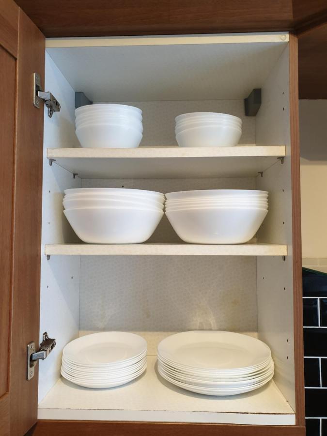 Luxury 3 Bedroom Flat 1min Walk From Underground, With Free Parking Sleeps X10 Apartment